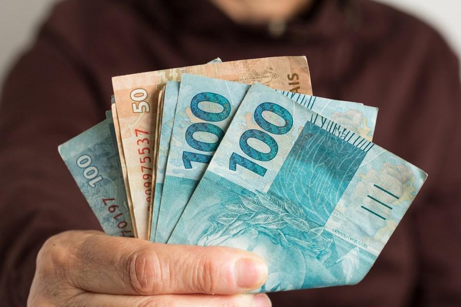 Live Premiada da João Financeira sorteia um salário mínimo. Saiba como receber esse 14º salário. VEJA TUDO! (Fonte: Edição/ Diário Oficial Notícias).