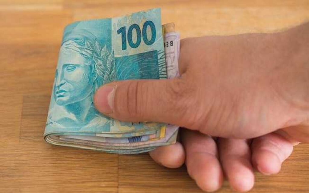 Grupo de pessoas receberá auxílio extraordinário do INSS. Confira a lista. (Fonte: Edição/ Notícia de Última Hora).
