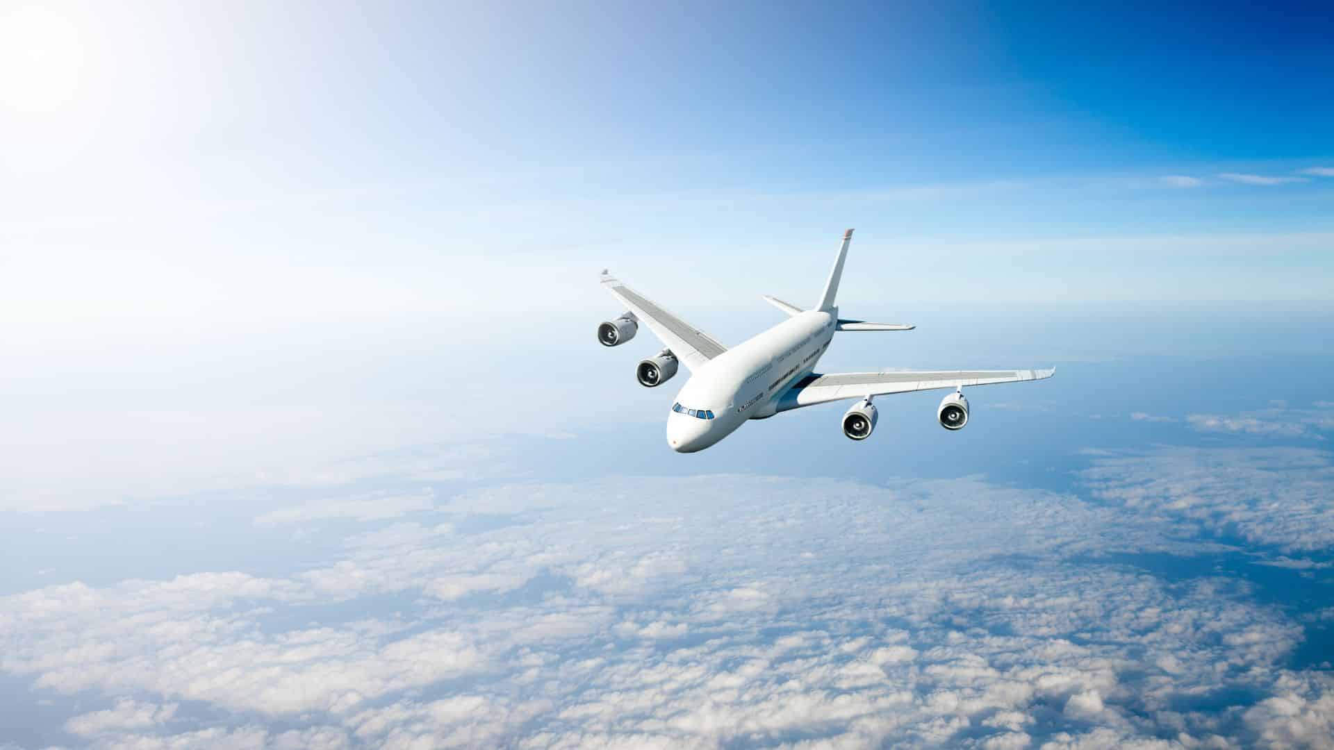 Voa Brasil: Programa oferece passagens aéreas por até R$ 200 para aposentados e estudantes!