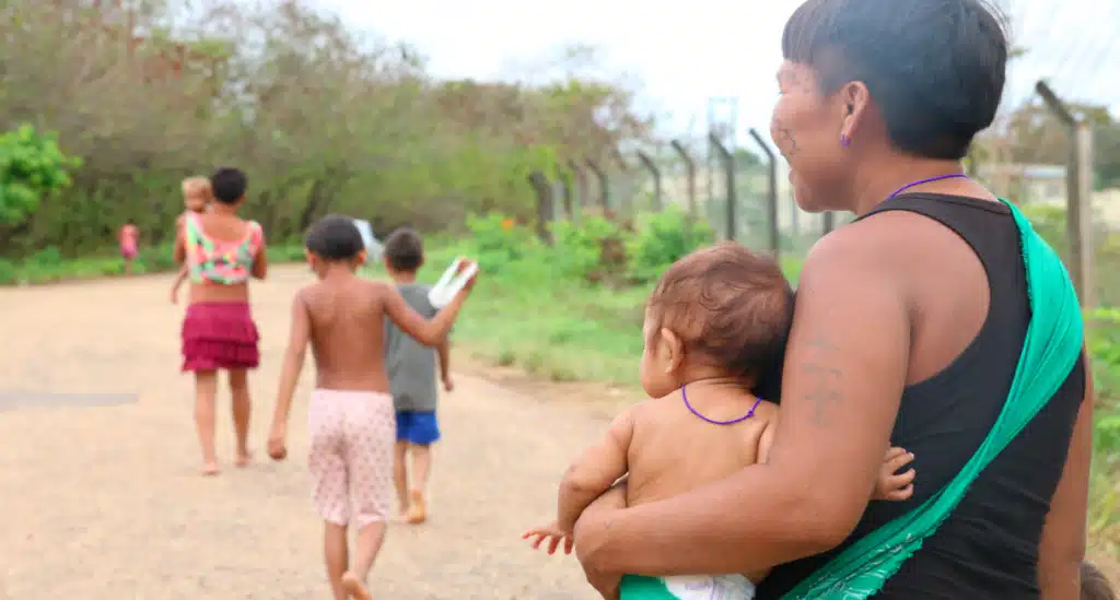 Pesquisa revela: crianças Yanomamis continuam morrendo de fome – Saiba mais