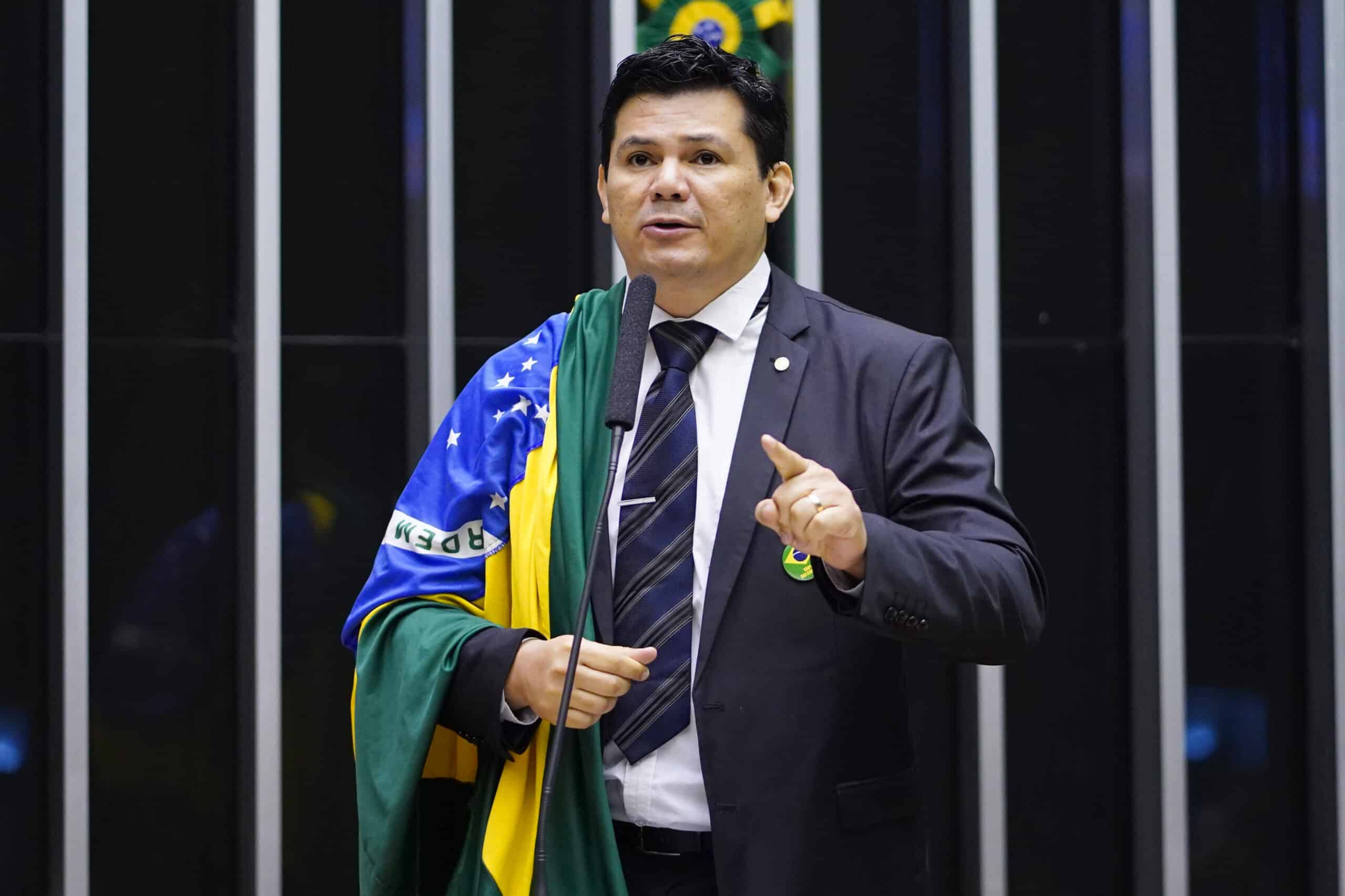 Deputado Gilvan condenado por postagens difamatórias contra adversária política
