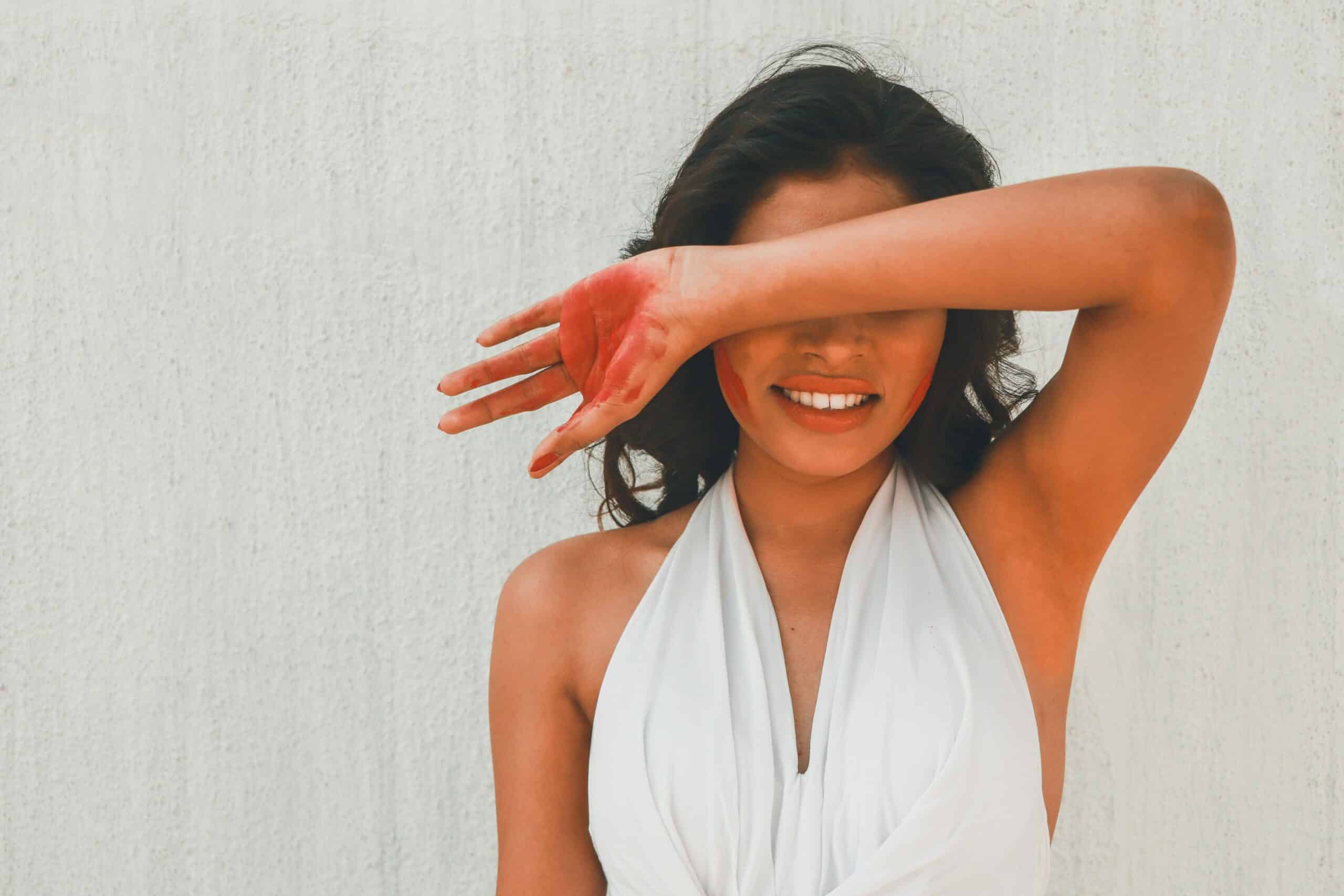 Dicas Infalíveis! 6 Maneiras de Acabar com Manchas e Mau Cheiro nas Axilas – Saiba Mais!