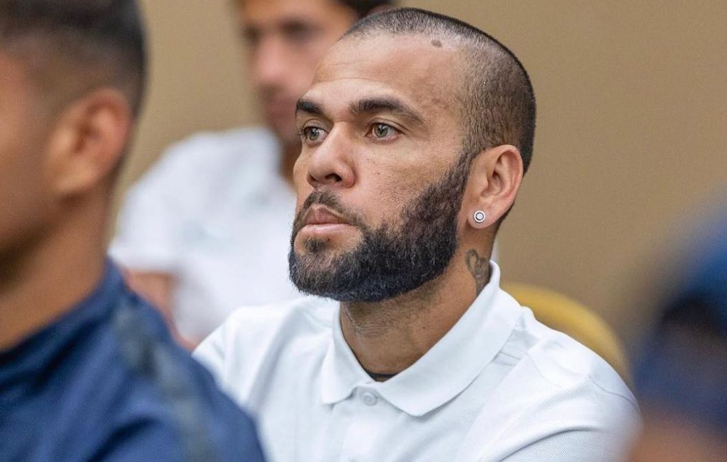 URGENTE: Daniel Alves é condenado à prisão na Espanha por estupro! Confira