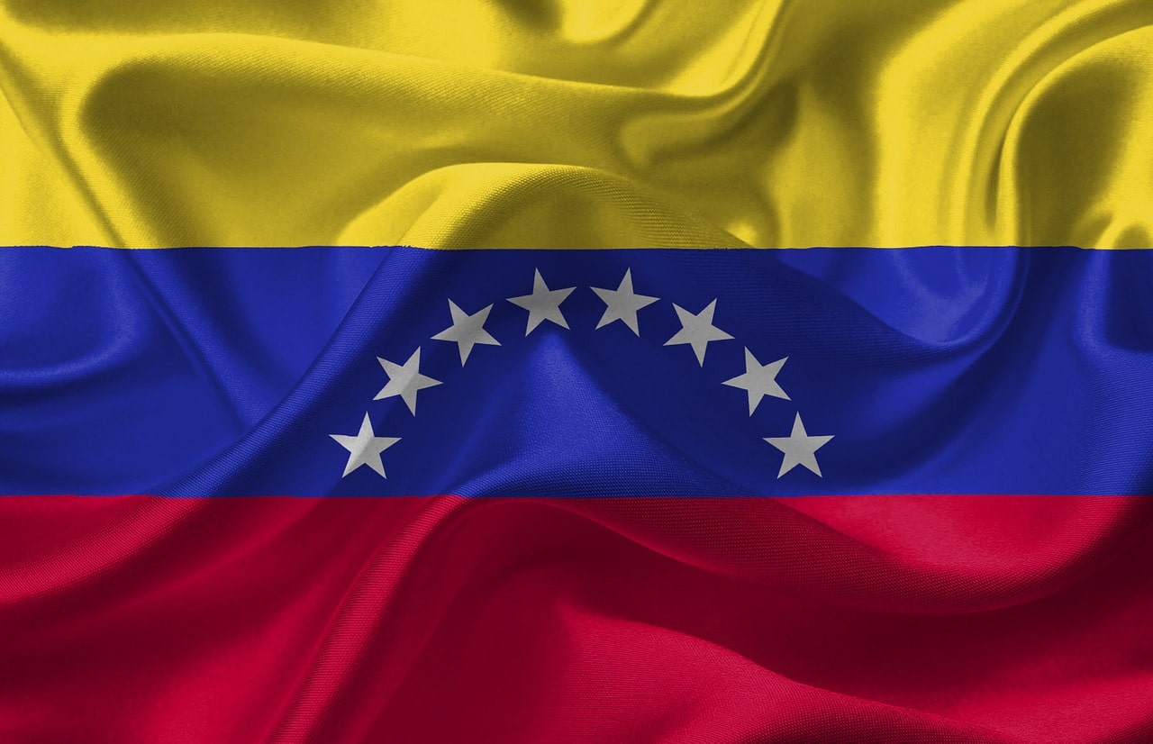 Celso Amorim critica Venezuela e destaca preocupação