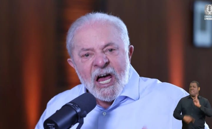 Lula Ironiza Bolsonaro e o Chama de ‘Covarde’ em Novo Embate Político