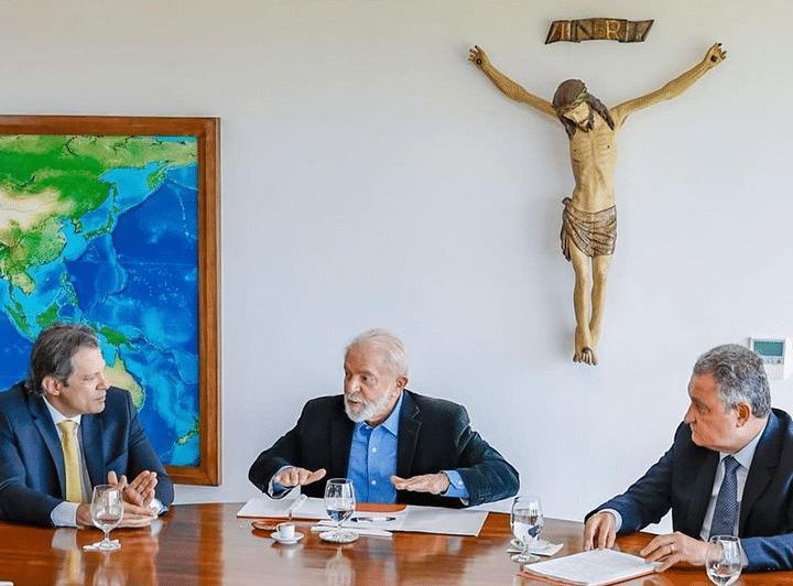 Lula convoca ministros para falar sobre os preços dos alimentos- Valores devem diminuir?