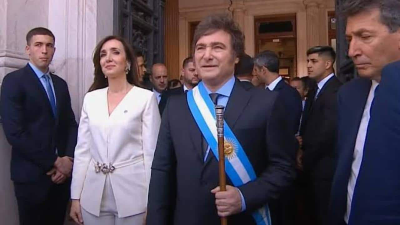 Milei corta verba das províncias argentinas, desencadeando crise política: entenda o embate!