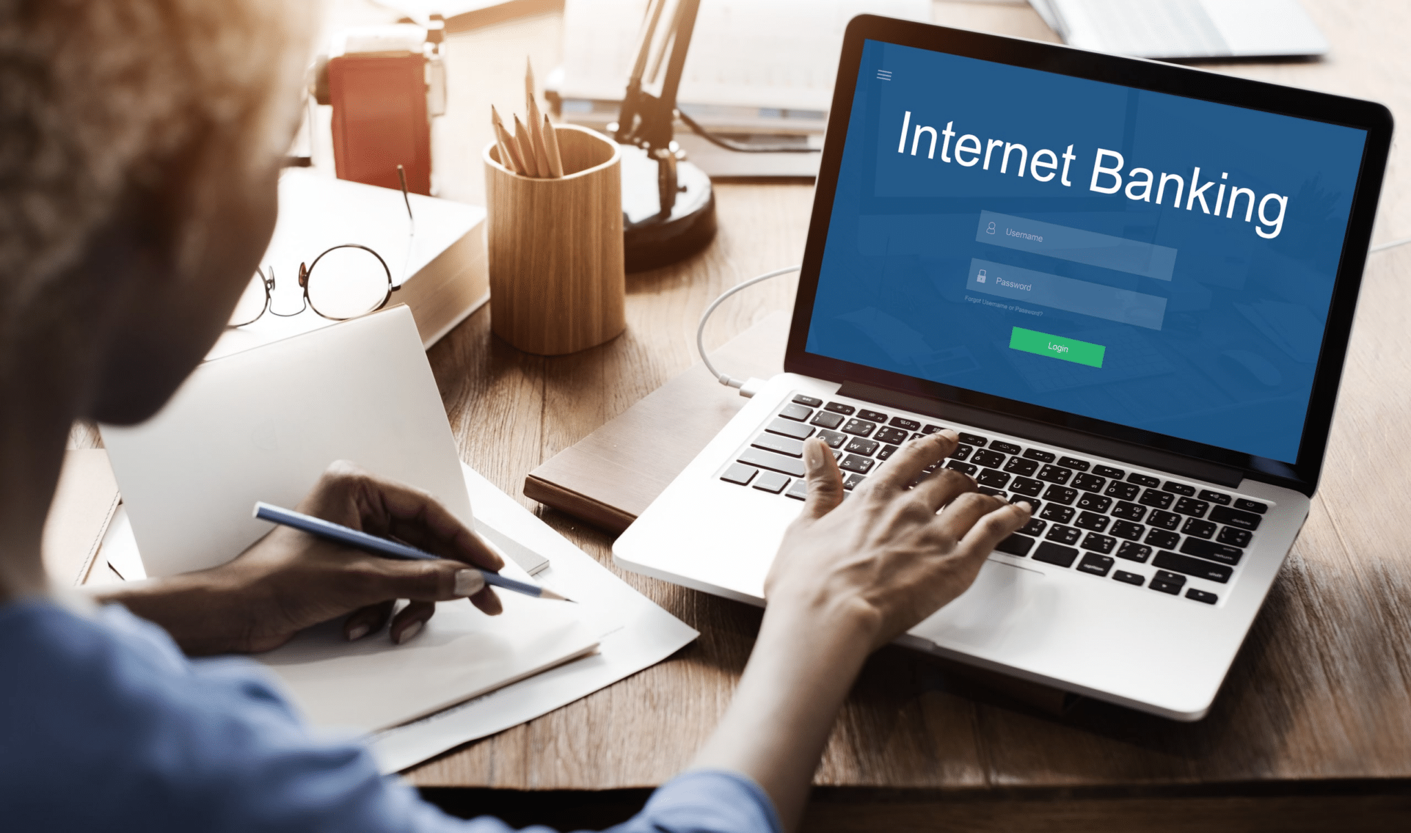 VITÓRIA: Saiba COMO UTILIZAR o INTERNET BANKING de FORMA SEGURA e CONVENIENTE na TERCEIRA IDADE. Confira aqui!