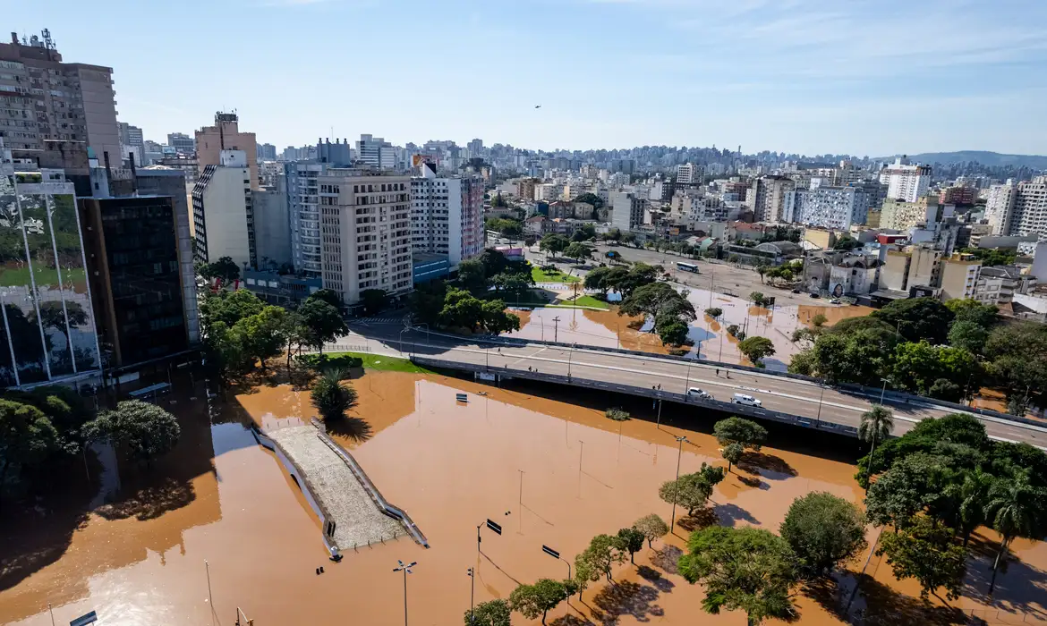 Cidade do Rio Grande do Sul alagada pelas recentes enchentes
