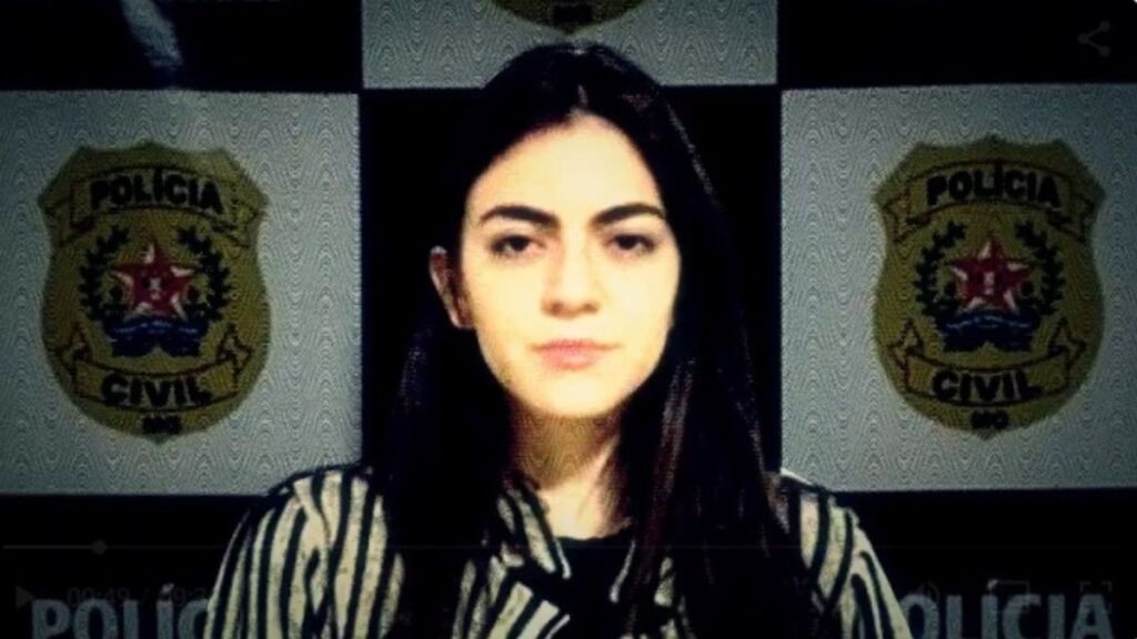 Mulher presa pro perseguir médico e enviar mais de mil mensagens em um dia. (Fonte: Reprodução Google)>