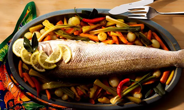 Receita de peixe e legumes para a dieta dos idosos