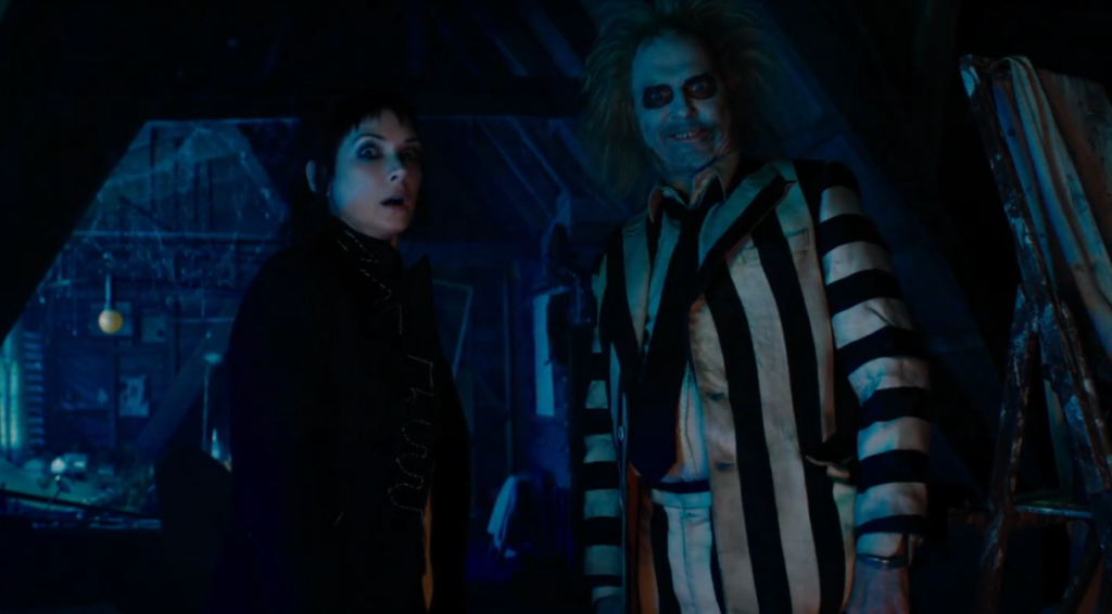Winona Ryder e Michael Keaton aparecem no trailer de "Os Fantasmas Ainda Se Divertem".





