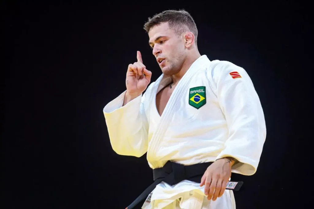 URGENTE: Olimpíada 2024 – Brasil Conquista Três Medalhas e Enfrenta Expulsão na Natação! Veja os Detalhes! (Fonte: Wander Roberto/COB)