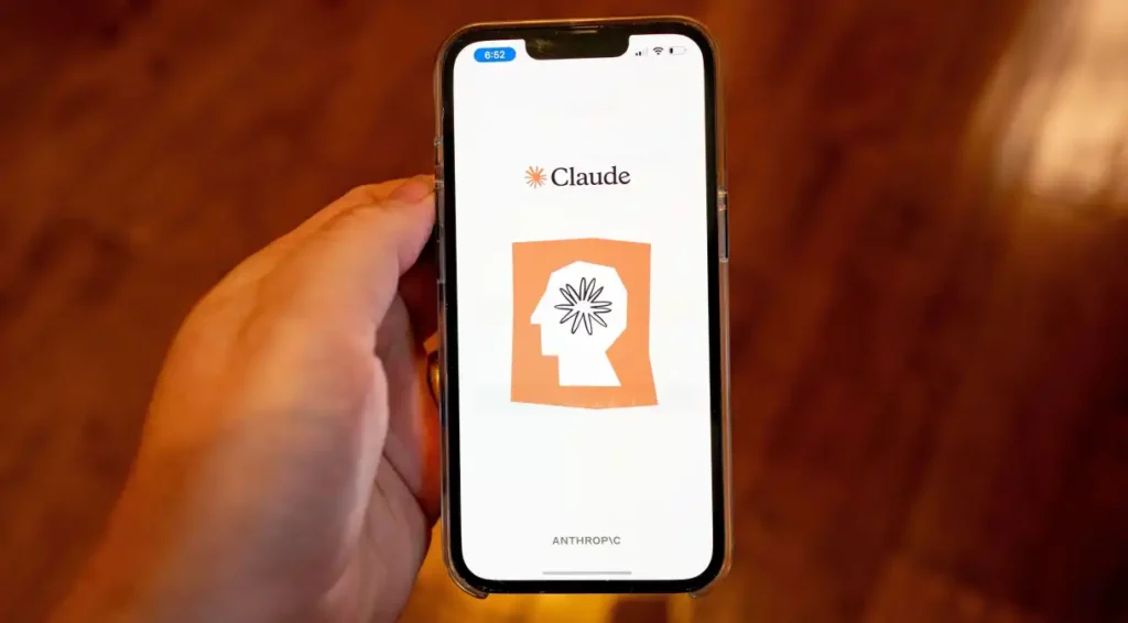 NOVIDADE! ChatGPT tem um rival que chegou ao Brasil e promete textos menos “robóticos”