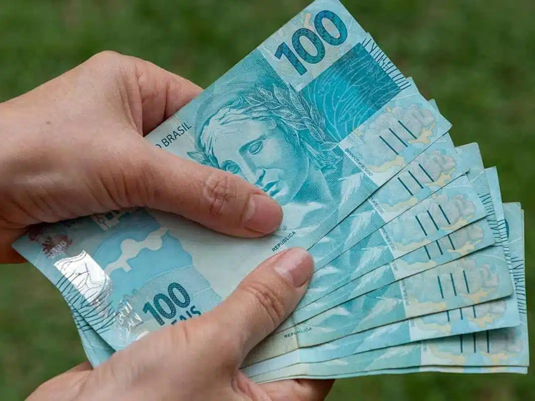 SURPRESA: 14º Salário do INSS Pode Cair em Breve – Aposentados Ficam Animados, Confira as Novidades!